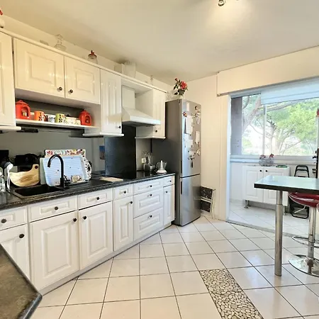 T3 With Magnificent Sea View Антиб