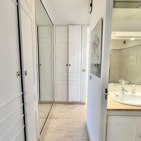 T3 With Magnificent Sea View Апартаменты Антиб