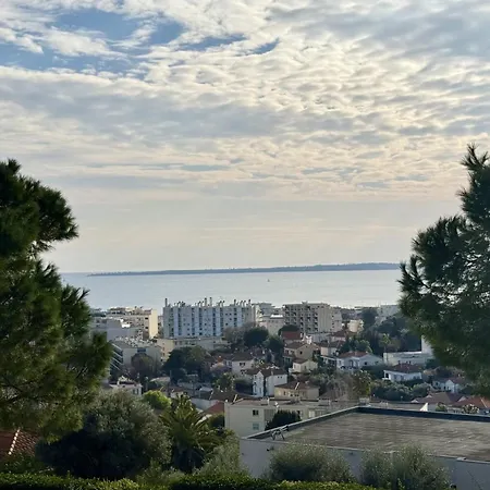 T3 With Magnificent Sea View Апартаменты Антиб