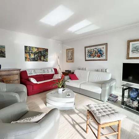 T3 With Magnificent Sea View *